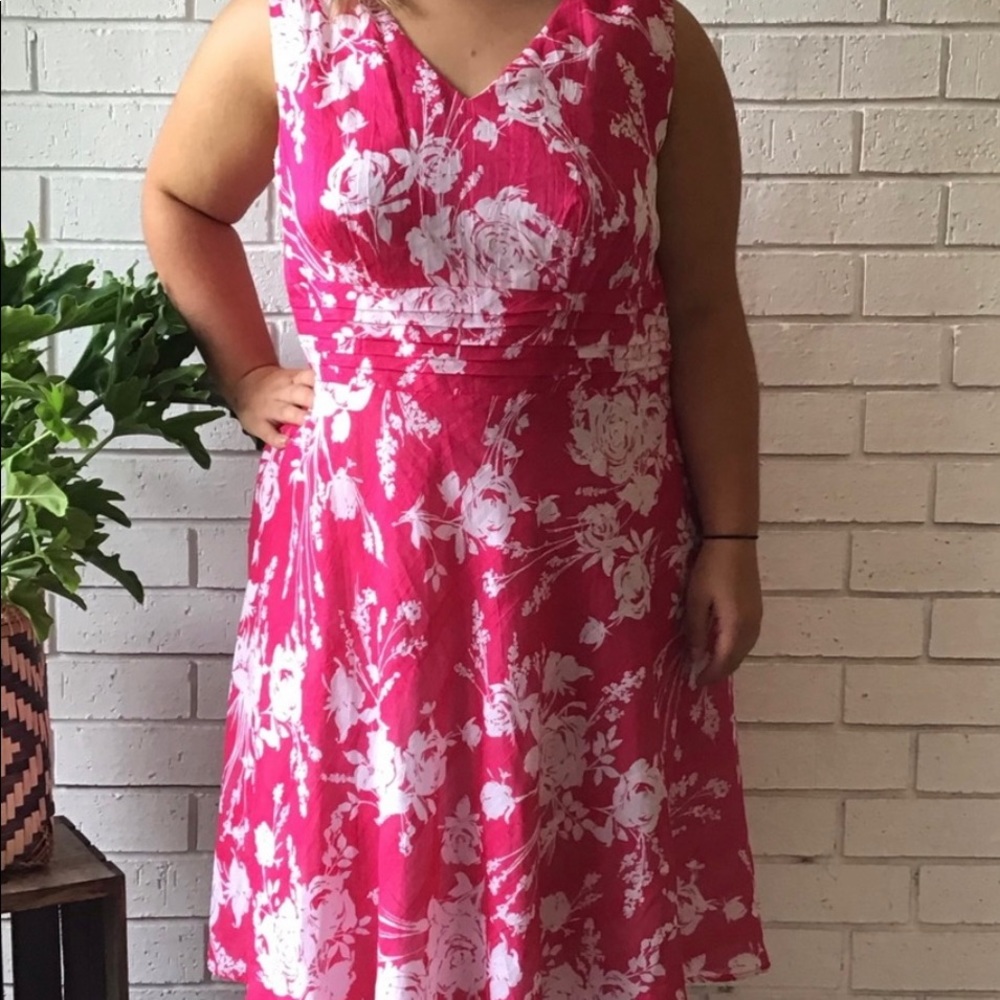 ⭐️ Fashion Bug |  pretty pink and white floral sleeveless dress